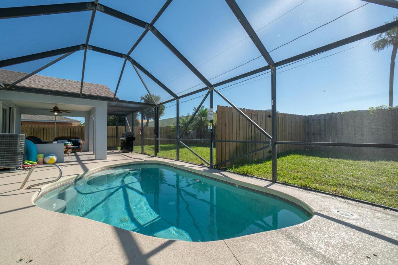 מלבורן Serene Seaside Retreat - Dog Friendly - 2Br Townhouse With Shared Heated Pool Steps To Paradise Beach! מראה חיצוני תמונה