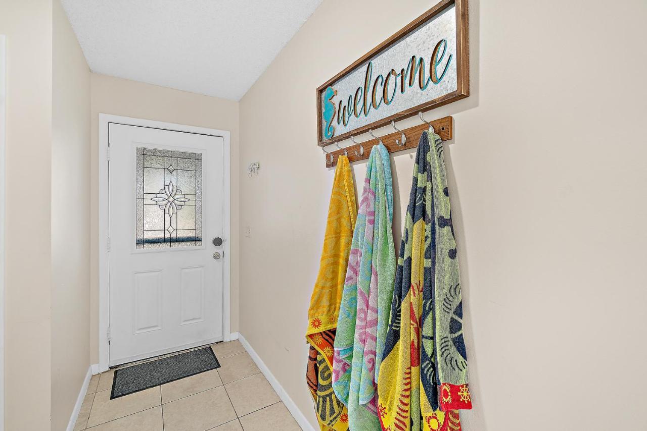 מלבורן Serene Seaside Retreat - Dog Friendly - 2Br Townhouse With Shared Heated Pool Steps To Paradise Beach! מראה חיצוני תמונה